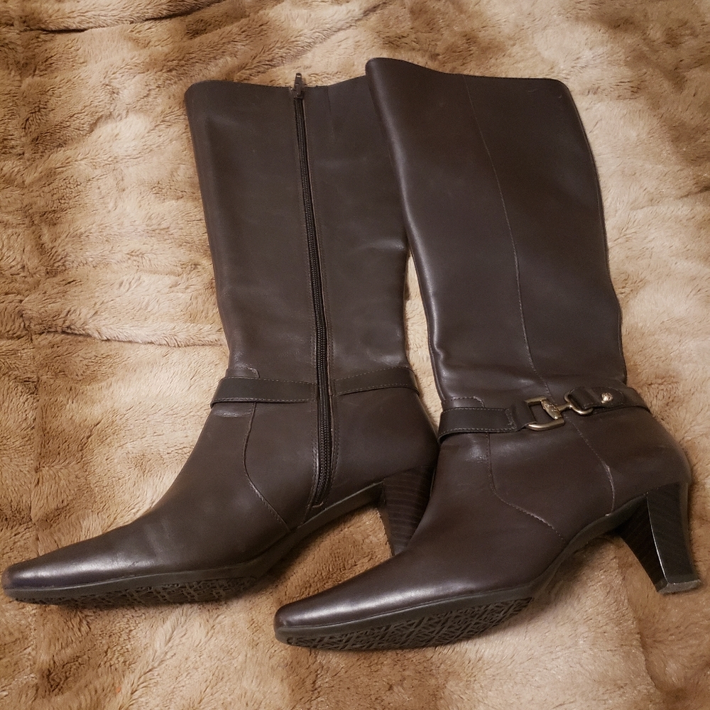 Anne Klein Brown leather boots